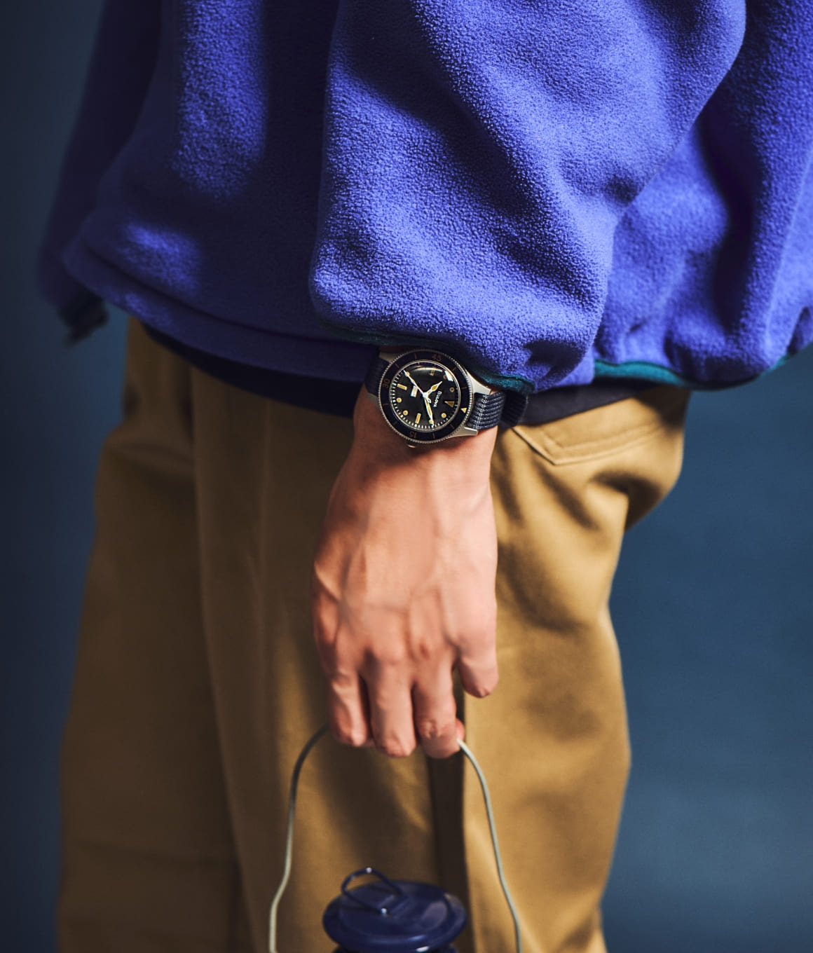 モデルが実際に時計をつけている写真