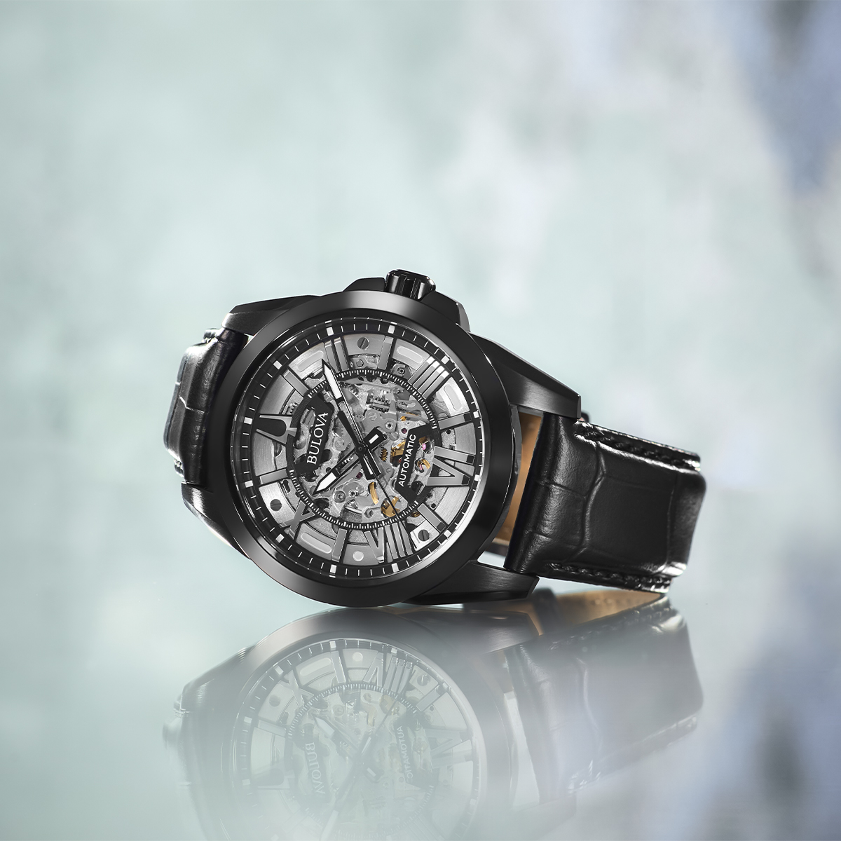 BULOVA ブローバ裏スケ　腕時計 クラシックコレクションから大胆なスケルトン文字盤が際立つ、無骨な